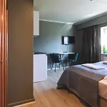 Victoria &